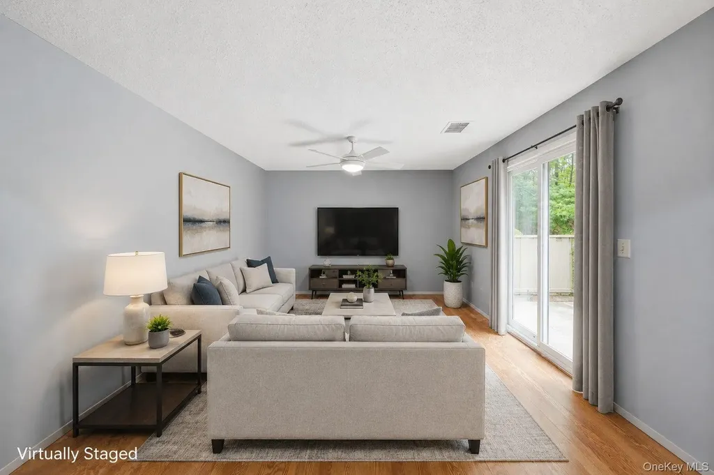 938 Skyline Drive Coram NY 11727
