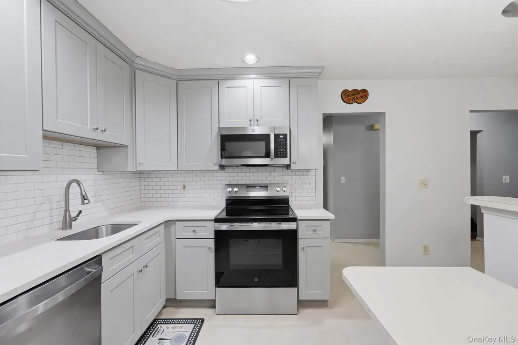 938 Skyline Drive Coram NY 11727