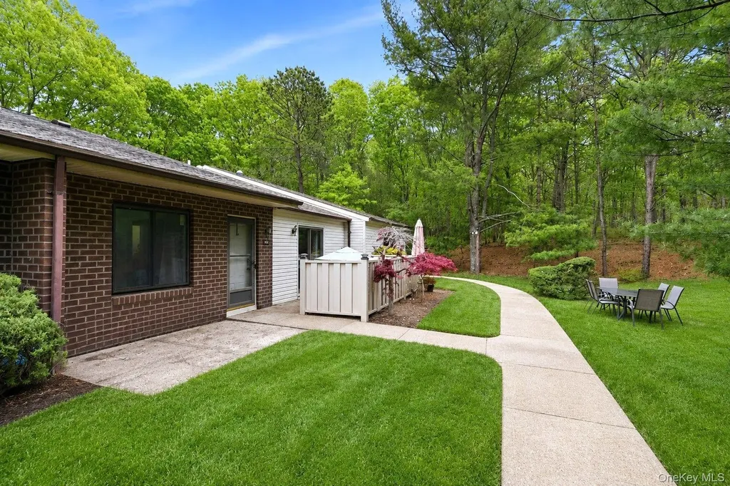 938 Skyline Drive Coram NY 11727
