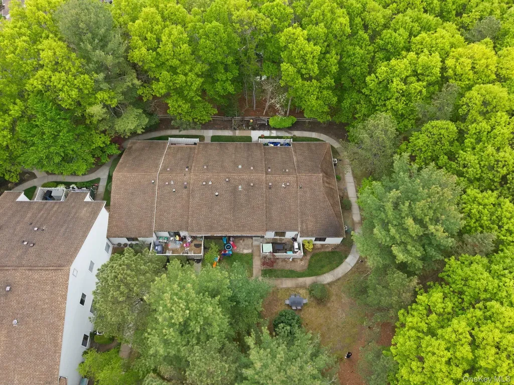 938 Skyline Drive Coram NY 11727