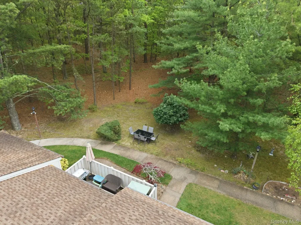 938 Skyline Drive Coram NY 11727