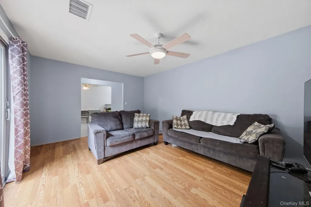 938 Skyline Drive Coram NY 11727