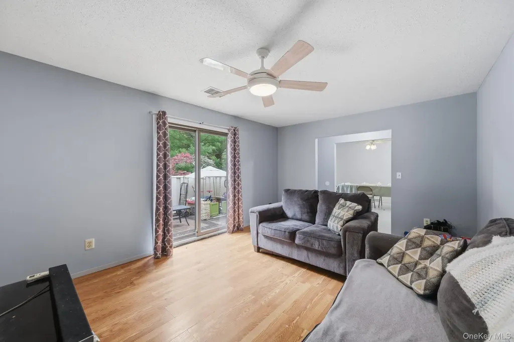 938 Skyline Drive Coram NY 11727