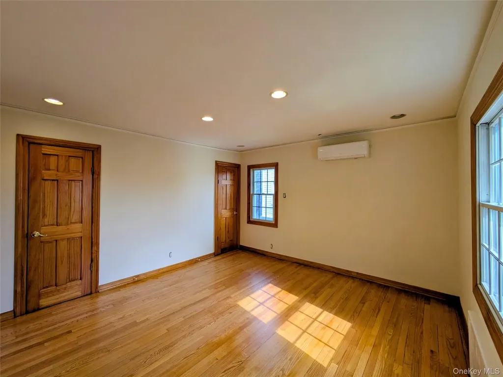 6921 182nd Street Fresh Meadows NY 11365
