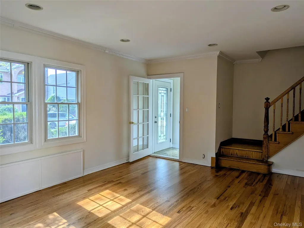 6921 182nd Street Fresh Meadows NY 11365