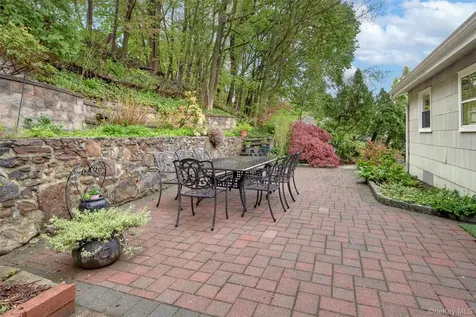 100 Lakeview Avenue Valhalla NY 10595