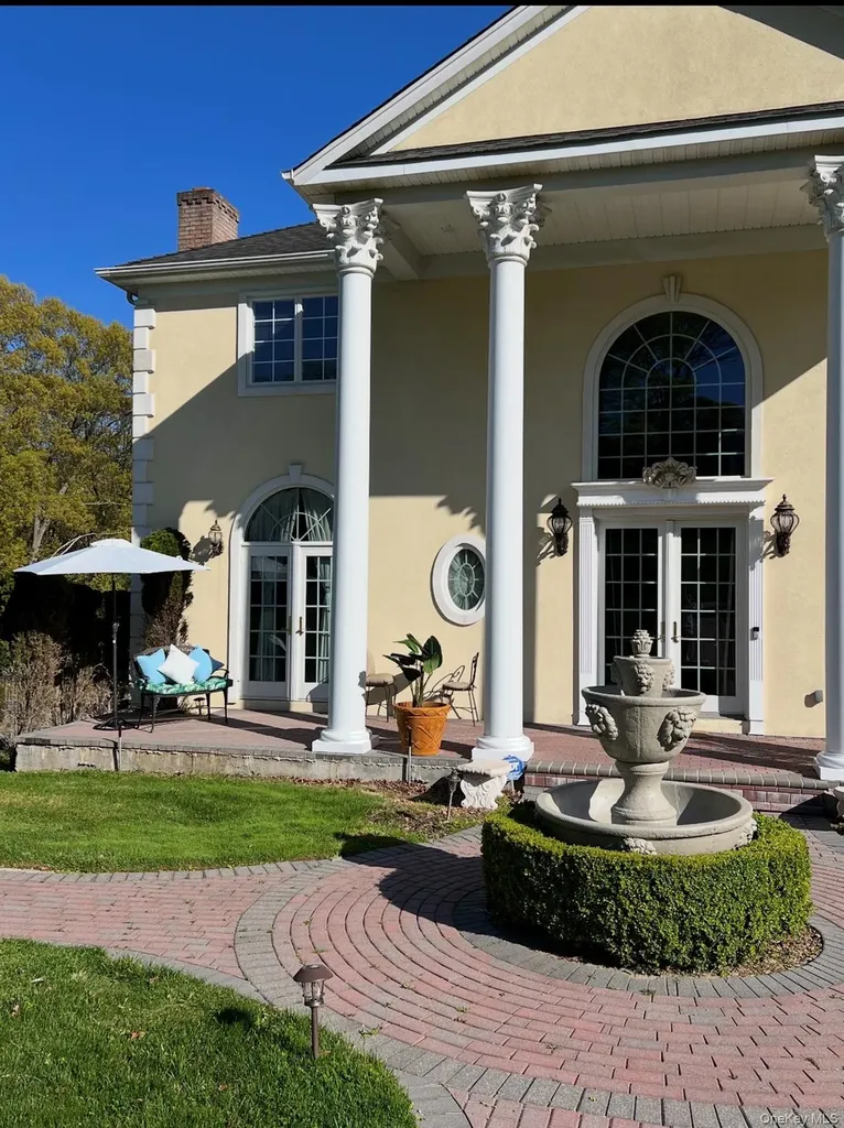 3 Dover Court Wading River NY 11792