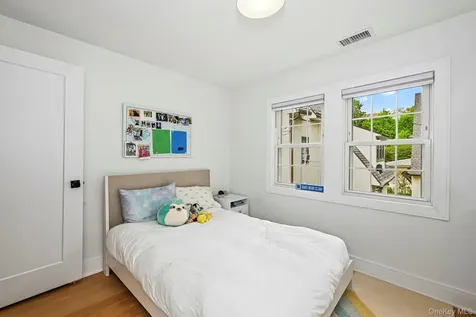 7 Merestone Terrace Bronxville NY 10708