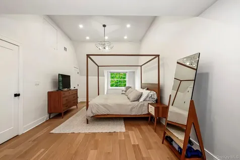 7 Merestone Terrace Bronxville NY 10708