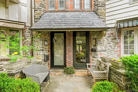 7 Merestone Terrace Bronxville NY 10708