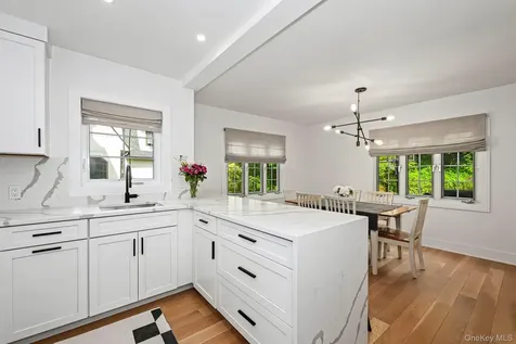 7 Merestone Terrace Bronxville NY 10708