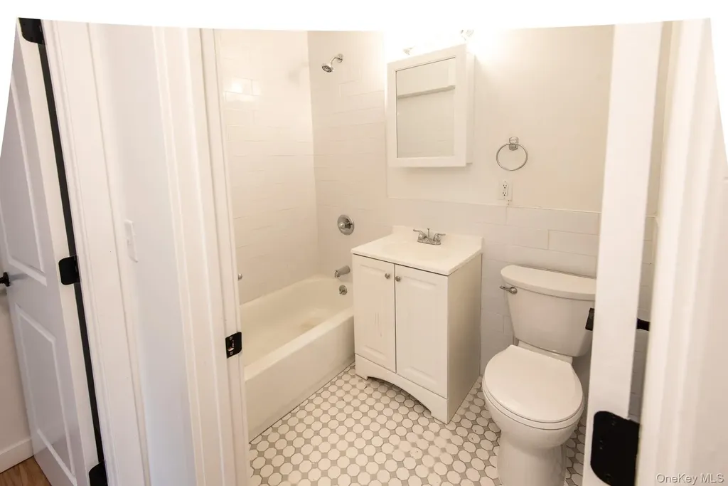 671 Bronx River Road Yonkers NY 10704