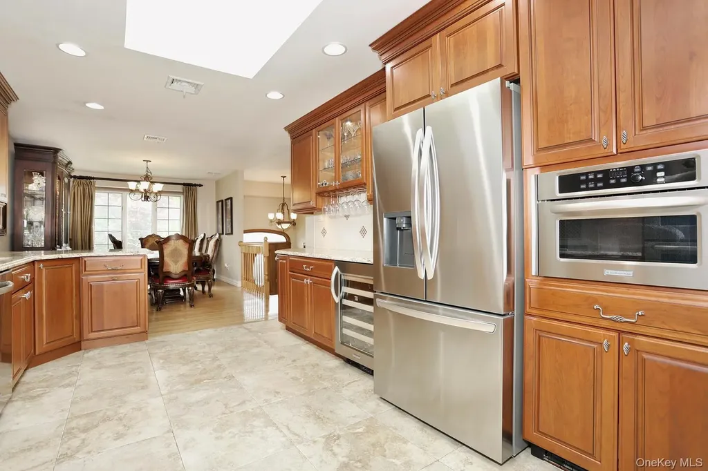8 Medford Place Nanuet NY 10954
