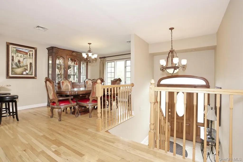 8 Medford Place Nanuet NY 10954