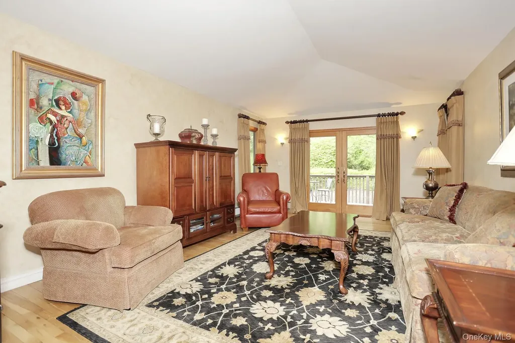 8 Medford Place Nanuet NY 10954