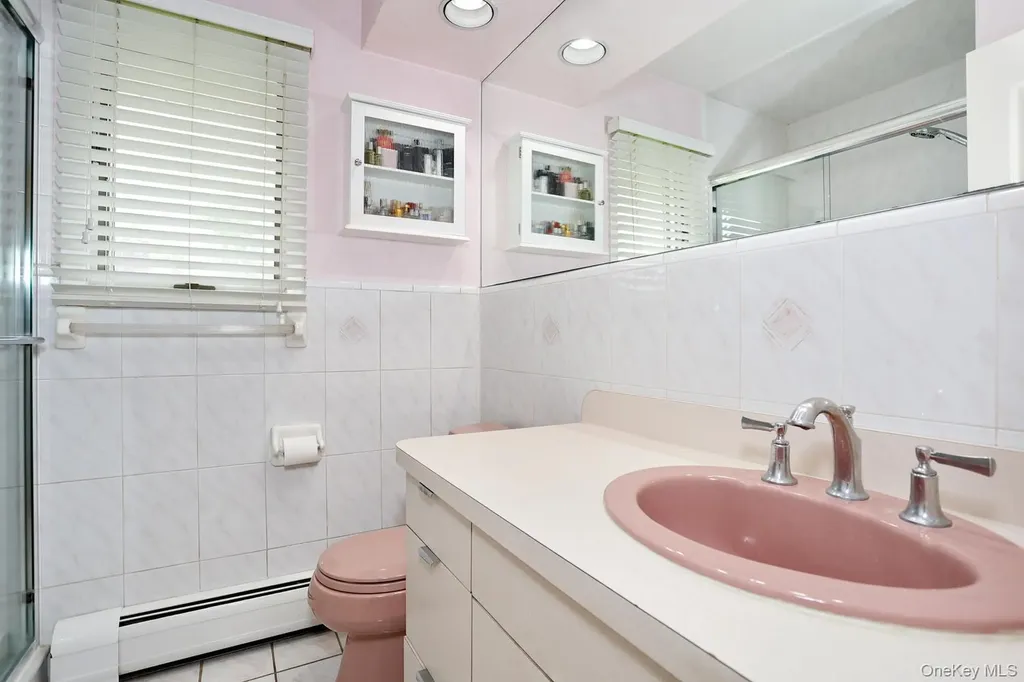 8 Medford Place Nanuet NY 10954