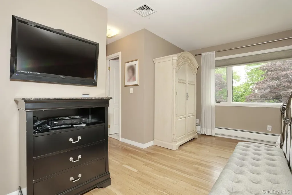 8 Medford Place Nanuet NY 10954