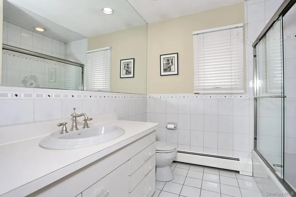 8 Medford Place Nanuet NY 10954