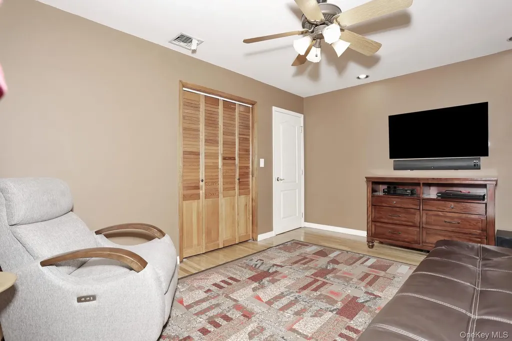 8 Medford Place Nanuet NY 10954