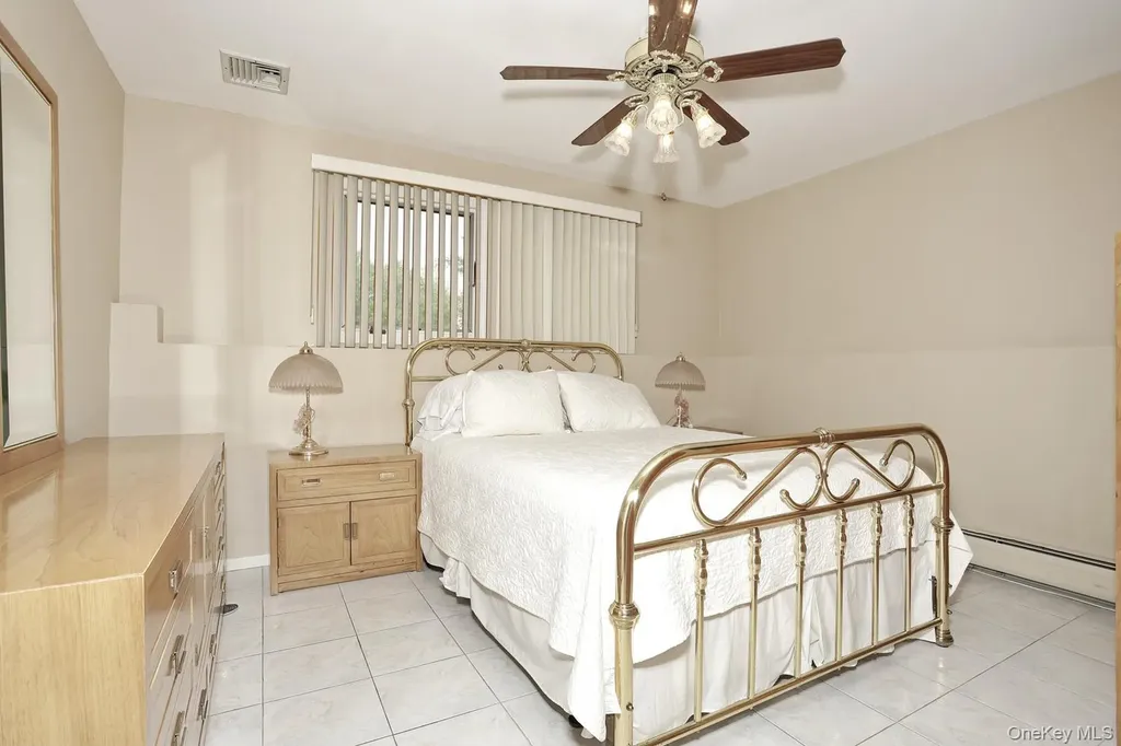 8 Medford Place Nanuet NY 10954
