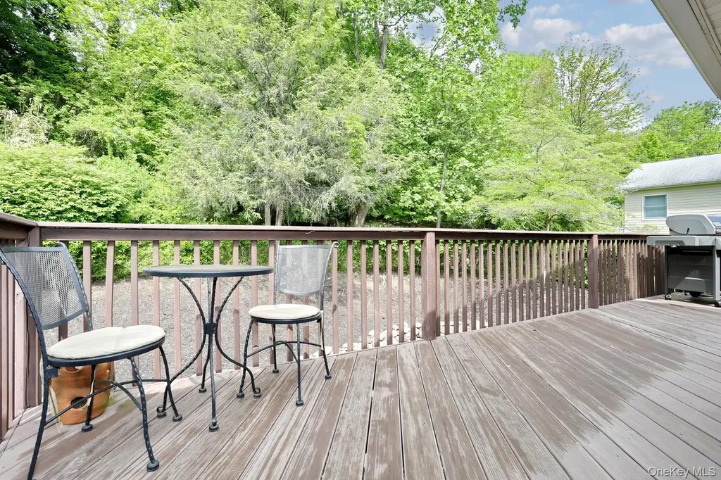 8 Medford Place Nanuet NY 10954