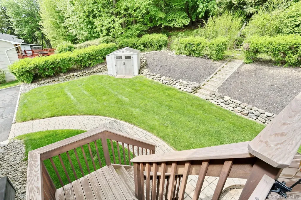 8 Medford Place Nanuet NY 10954