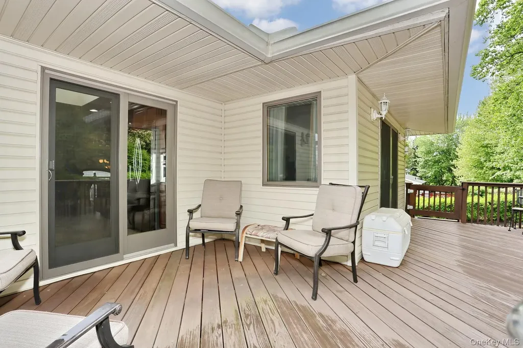 8 Medford Place Nanuet NY 10954