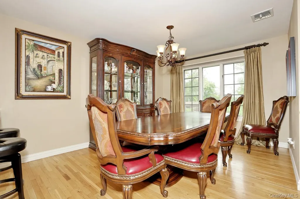 8 Medford Place Nanuet NY 10954