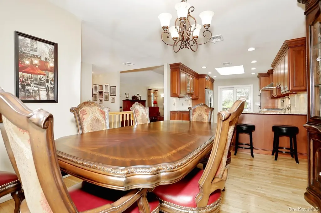 8 Medford Place Nanuet NY 10954