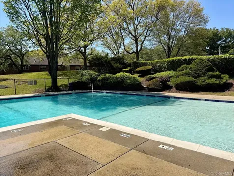 182 Pinewood Road Hartsdale NY 10530