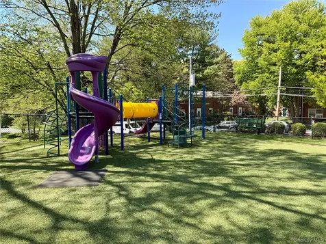182 Pinewood Road Hartsdale NY 10530