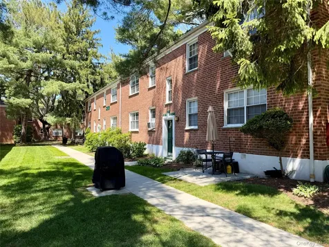 182 Pinewood Road Hartsdale NY 10530