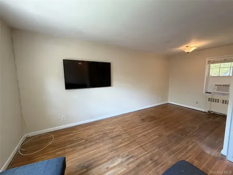182 Pinewood Road Hartsdale NY 10530