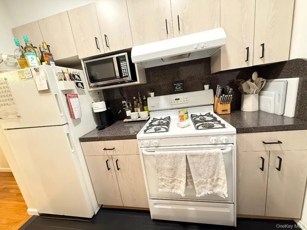 200-10 17th Avenue Whitestone NY 11360