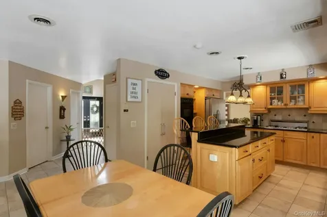 4 Spencer Court Orangeburg NY 10962