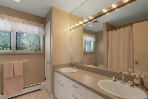 4 Spencer Court Orangeburg NY 10962
