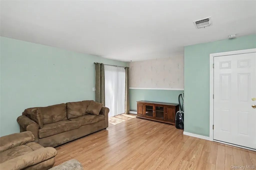 2410 Farmers Avenue Bellmore NY 11710