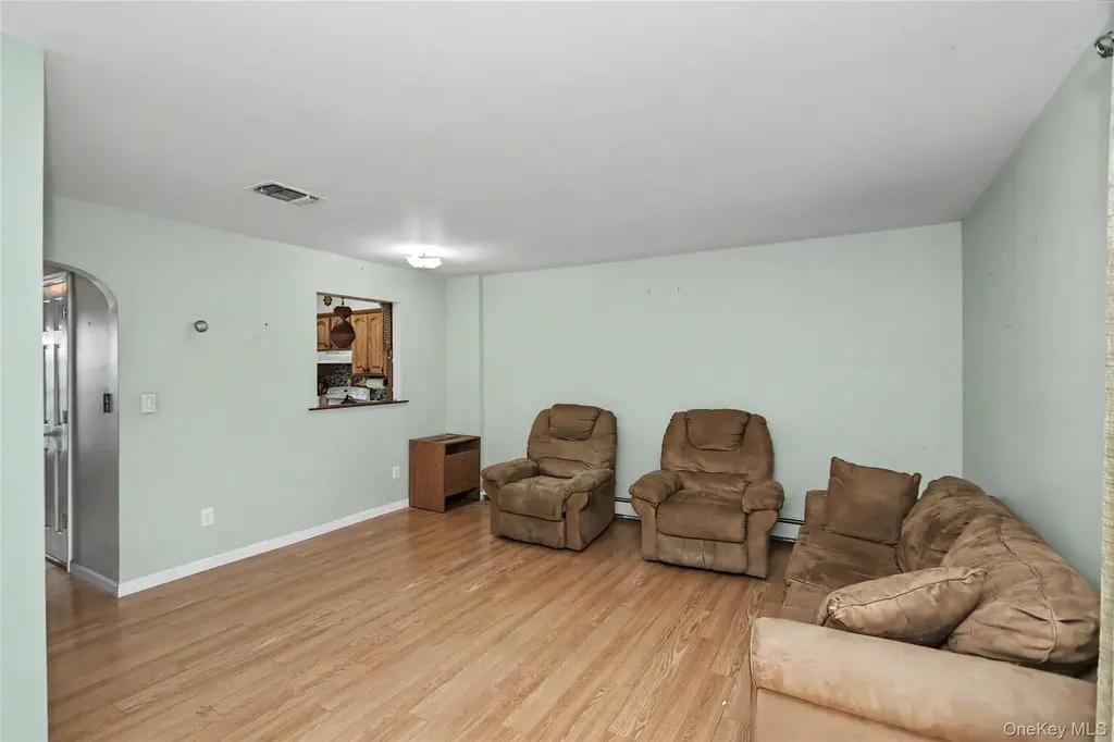 2410 Farmers Avenue Bellmore NY 11710