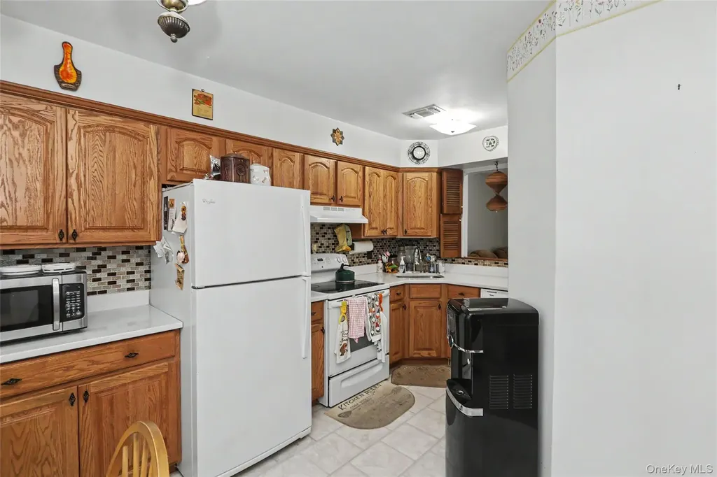 2410 Farmers Avenue Bellmore NY 11710