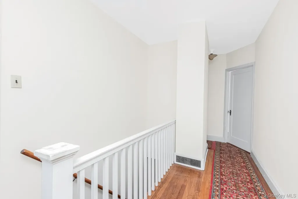 429 E 238th Street Bronx NY 10470