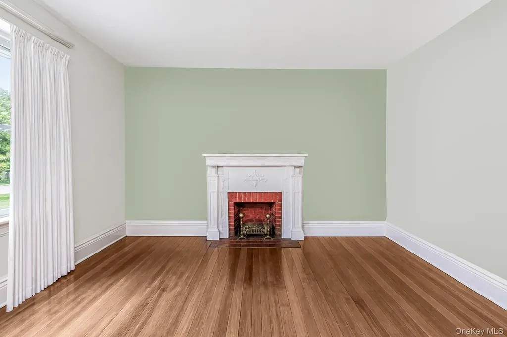 429 E 238th Street Bronx NY 10470