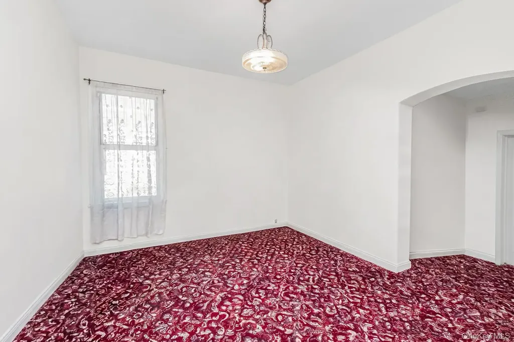 429 E 238th Street Bronx NY 10470