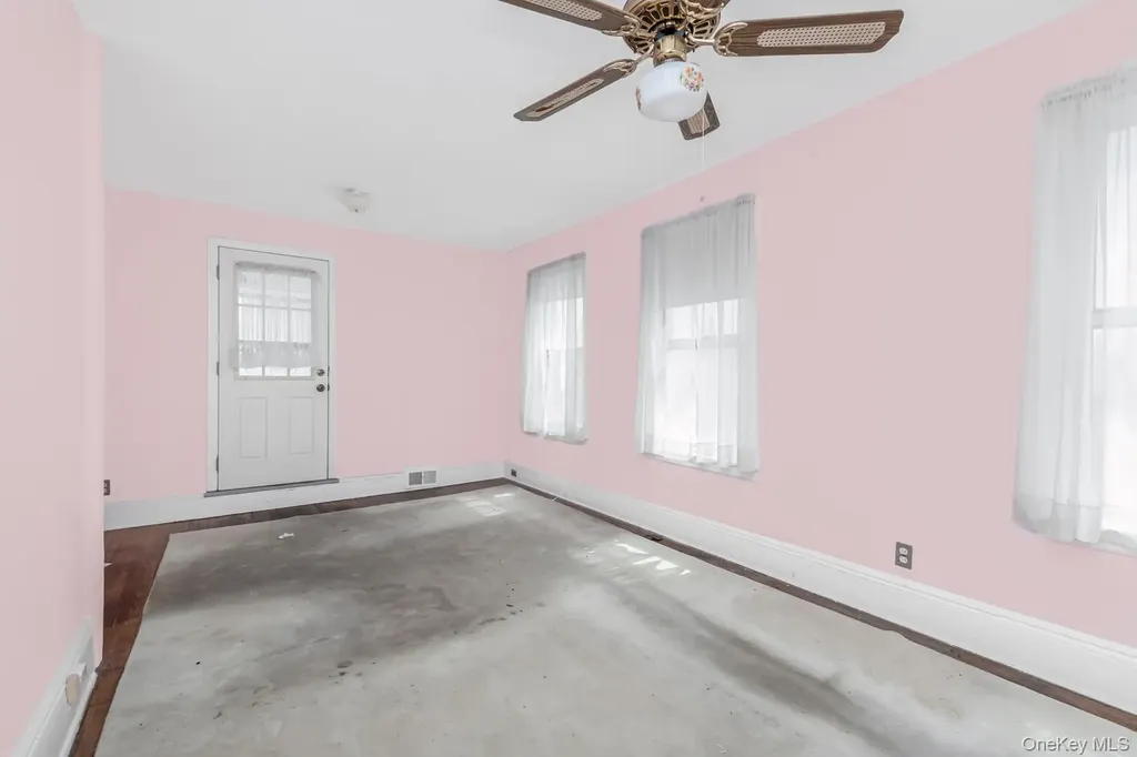 429 E 238th Street Bronx NY 10470