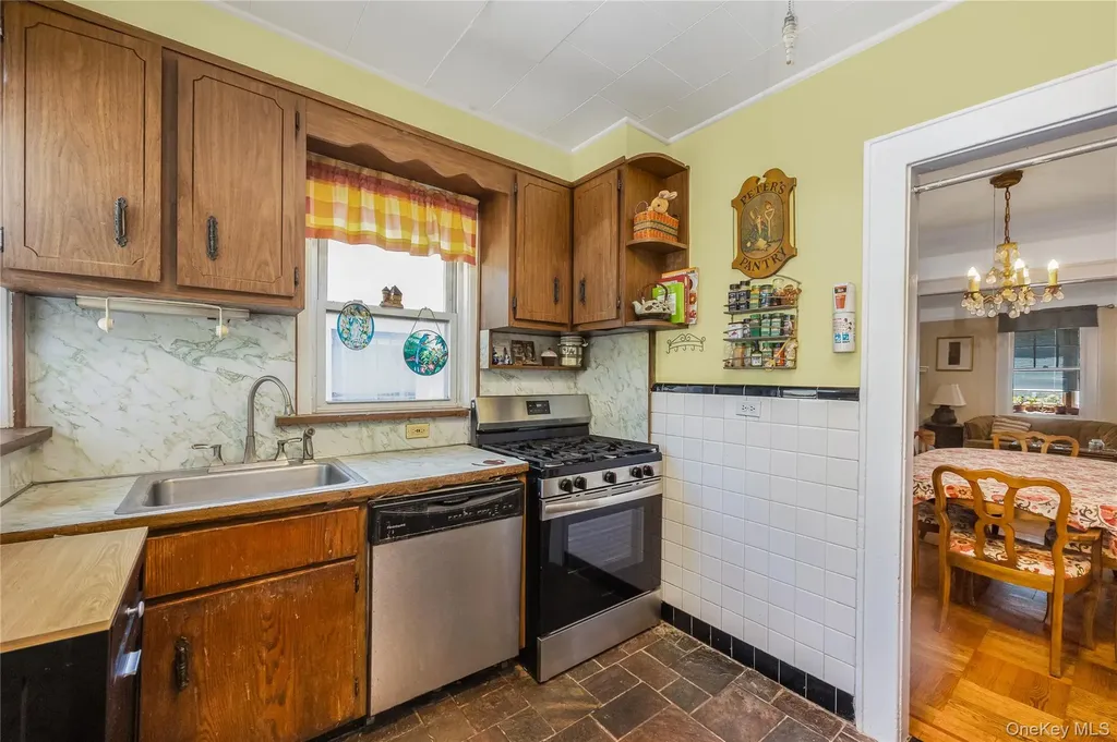 4522 Wilder Avenue Bronx NY 10466