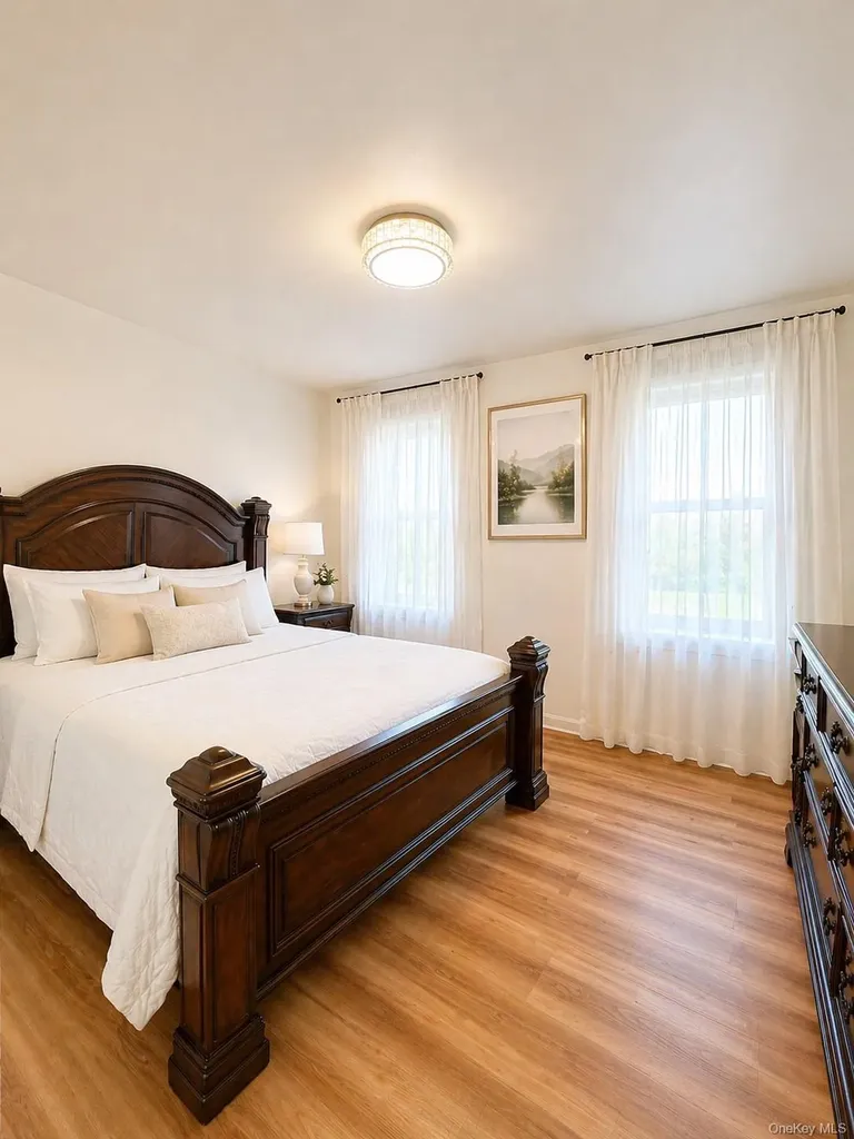 13916 28 Road Flushing NY 11354