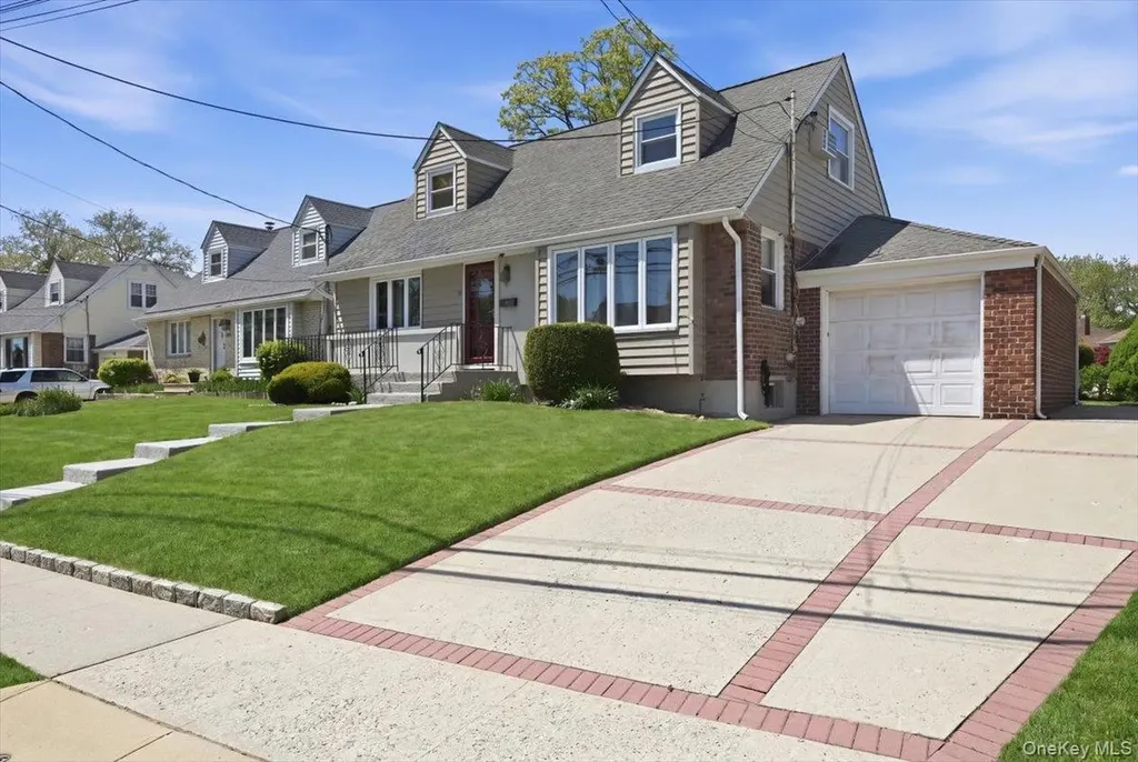 58 Lyon Street Valley Stream NY 11580