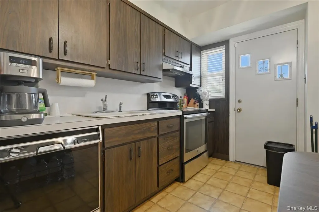 58 Lyon Street Valley Stream NY 11580