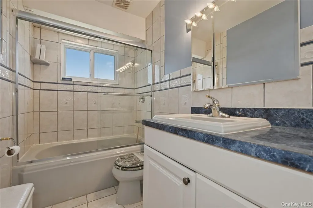 58 Lyon Street Valley Stream NY 11580