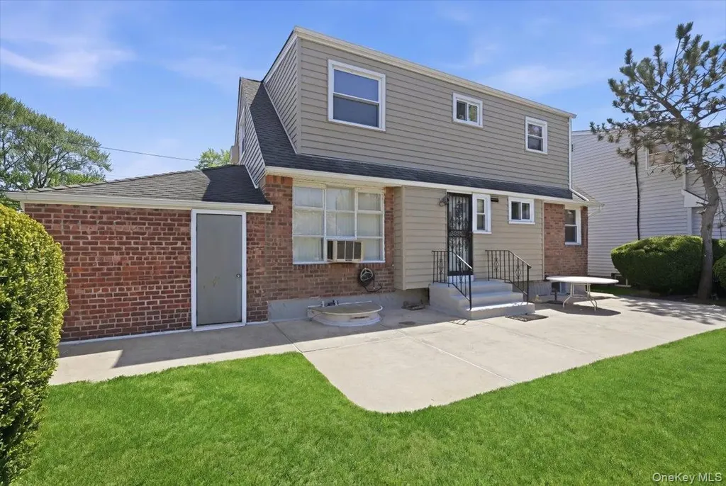 58 Lyon Street Valley Stream NY 11580