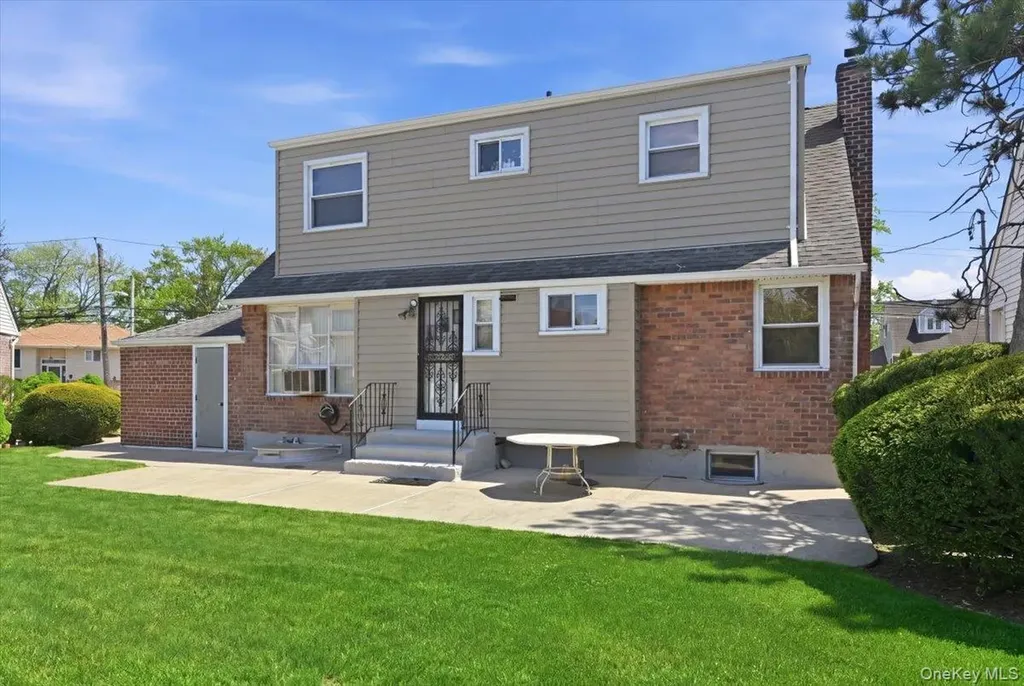 58 Lyon Street Valley Stream NY 11580